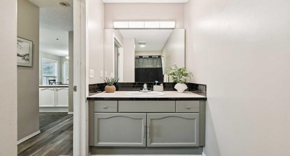 7 Harvest Gold Manor, Calgary, Alberta T3K 4Y3, 2 Bedrooms Bedrooms, ,2 BathroomsBathrooms,Residential,For Sale,Harvest Gold,A2285324