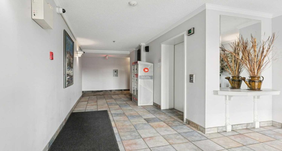 7 Harvest Gold Manor, Calgary, Alberta T3K 4Y3, 2 Bedrooms Bedrooms, ,2 BathroomsBathrooms,Residential,For Sale,Harvest Gold,A2285324