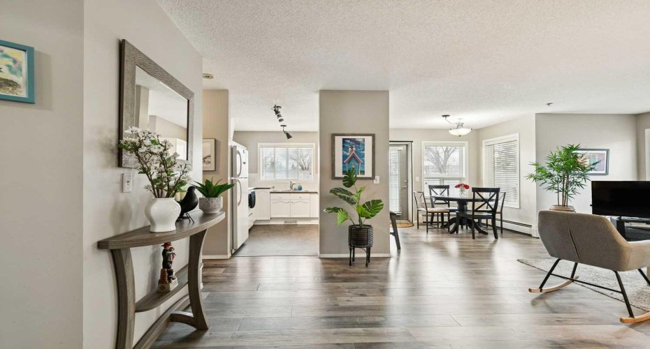 7 Harvest Gold Manor, Calgary, Alberta T3K 4Y3, 2 Bedrooms Bedrooms, ,2 BathroomsBathrooms,Residential,For Sale,Harvest Gold,A2285324