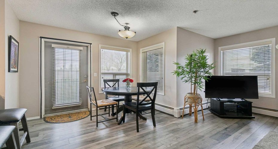 7 Harvest Gold Manor, Calgary, Alberta T3K 4Y3, 2 Bedrooms Bedrooms, ,2 BathroomsBathrooms,Residential,For Sale,Harvest Gold,A2285324