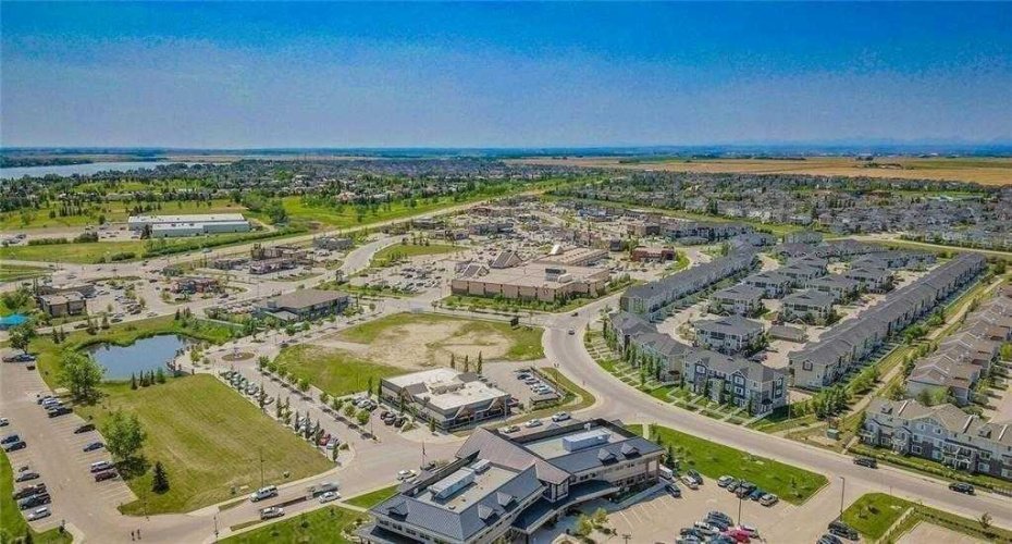 300 Marina Drive, Chestermere, Alberta T1X 0P6, 3 Bedrooms Bedrooms, ,3 BathroomsBathrooms,Residential,For Sale,Marina,A2285470