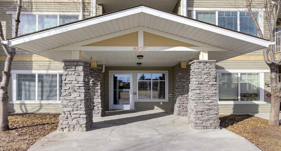 4 Kingsland Close, Airdrie, Alberta T4A 0A2, 1 Bedroom Bedrooms, ,1 BathroomBathrooms,Residential,For Sale,Kingsland,A2285611