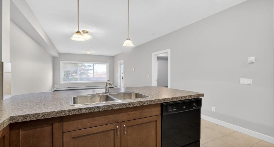 4 Kingsland Close, Airdrie, Alberta T4A 0A2, 1 Bedroom Bedrooms, ,1 BathroomBathrooms,Residential,For Sale,Kingsland,A2285611