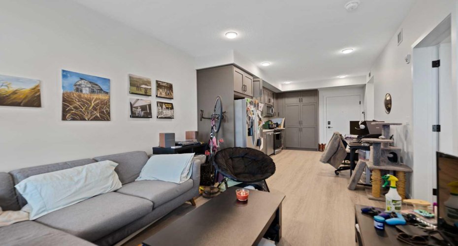 3932 University Avenue, Calgary, Alberta T3B 6P6, 1 Bedroom Bedrooms, ,1 BathroomBathrooms,Residential,For Sale,University,A2285656