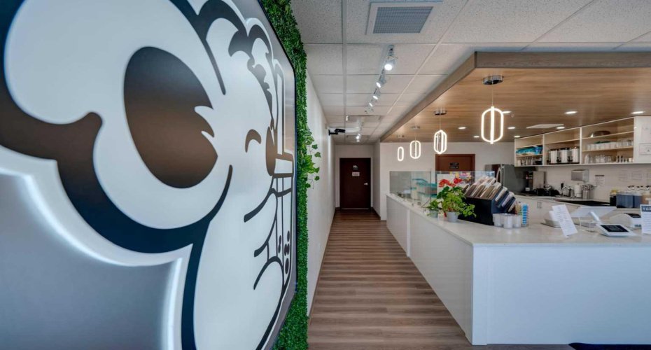 Calgary, Alberta, ,Commercial,For Sale,A2285665