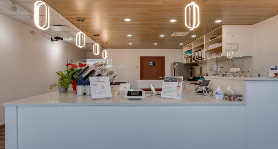 Calgary, Alberta, ,Commercial,For Sale,A2285665