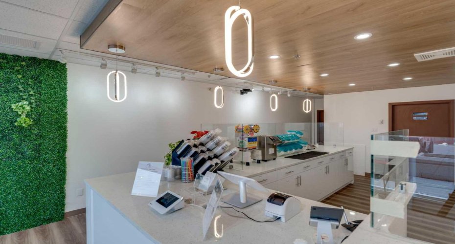 Calgary, Alberta, ,Commercial,For Sale,A2285665