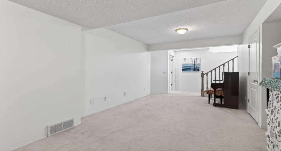 320 Sierra Morena Green, Calgary, Alberta T3H 3H8, 3 Bedrooms Bedrooms, ,3 BathroomsBathrooms,Residential,For Sale,Sierra Morena,A2285689