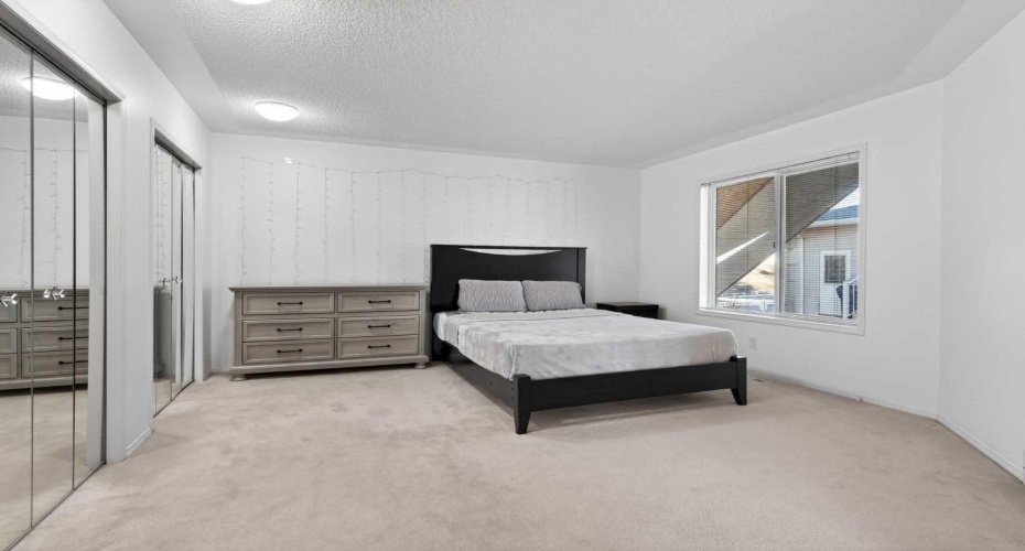 320 Sierra Morena Green, Calgary, Alberta T3H 3H8, 3 Bedrooms Bedrooms, ,3 BathroomsBathrooms,Residential,For Sale,Sierra Morena,A2285689