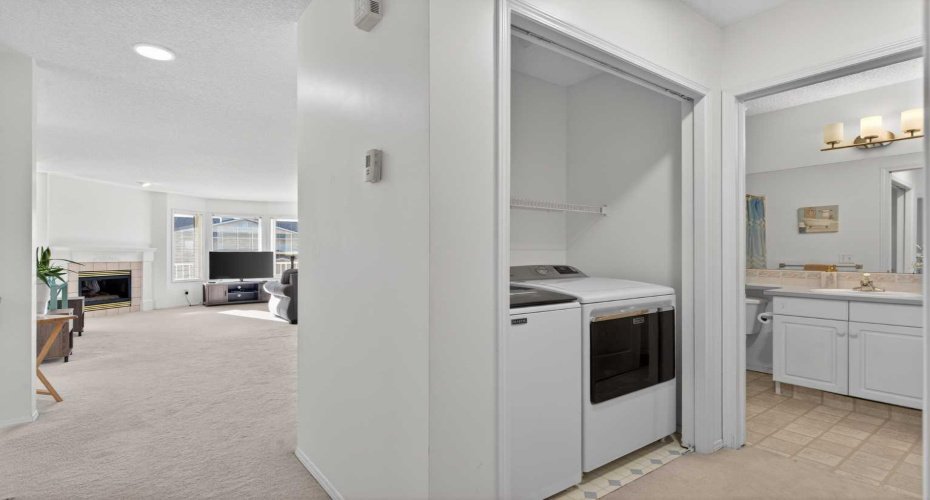 320 Sierra Morena Green, Calgary, Alberta T3H 3H8, 3 Bedrooms Bedrooms, ,3 BathroomsBathrooms,Residential,For Sale,Sierra Morena,A2285689