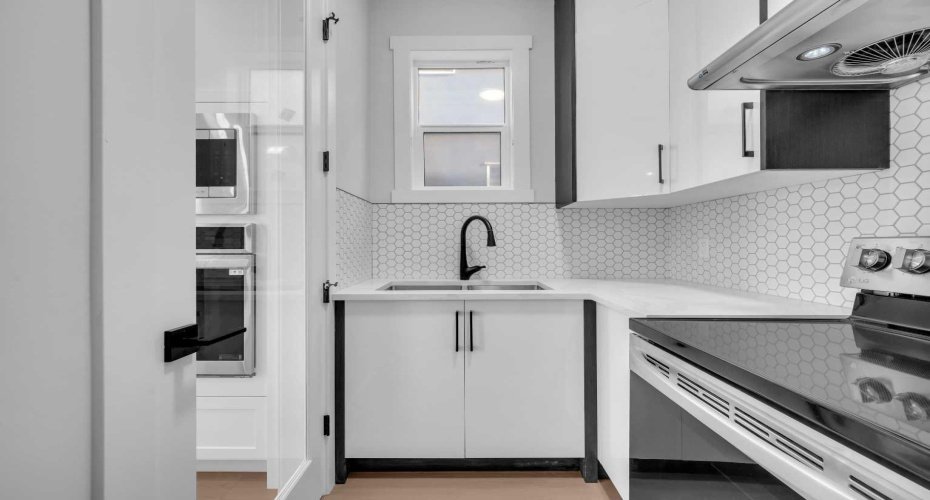 203 KINNIBURGH Place, Chestermere, Alberta T1X 1Y1, 7 Bedrooms Bedrooms, ,5 BathroomsBathrooms,Residential,For Sale,KINNIBURGH,A2285716