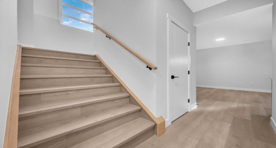 203 KINNIBURGH Place, Chestermere, Alberta T1X 1Y1, 7 Bedrooms Bedrooms, ,5 BathroomsBathrooms,Residential,For Sale,KINNIBURGH,A2285716