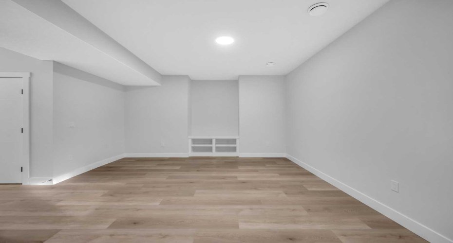 203 KINNIBURGH Place, Chestermere, Alberta T1X 1Y1, 7 Bedrooms Bedrooms, ,5 BathroomsBathrooms,Residential,For Sale,KINNIBURGH,A2285716