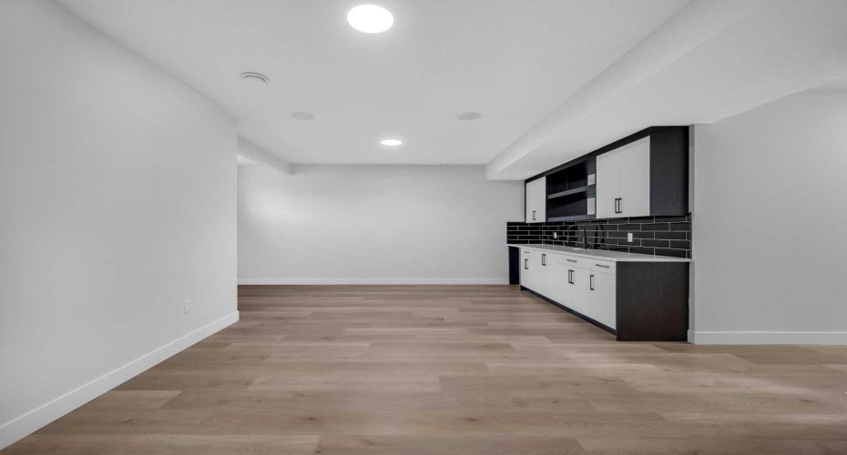 203 KINNIBURGH Place, Chestermere, Alberta T1X 1Y1, 7 Bedrooms Bedrooms, ,5 BathroomsBathrooms,Residential,For Sale,KINNIBURGH,A2285716