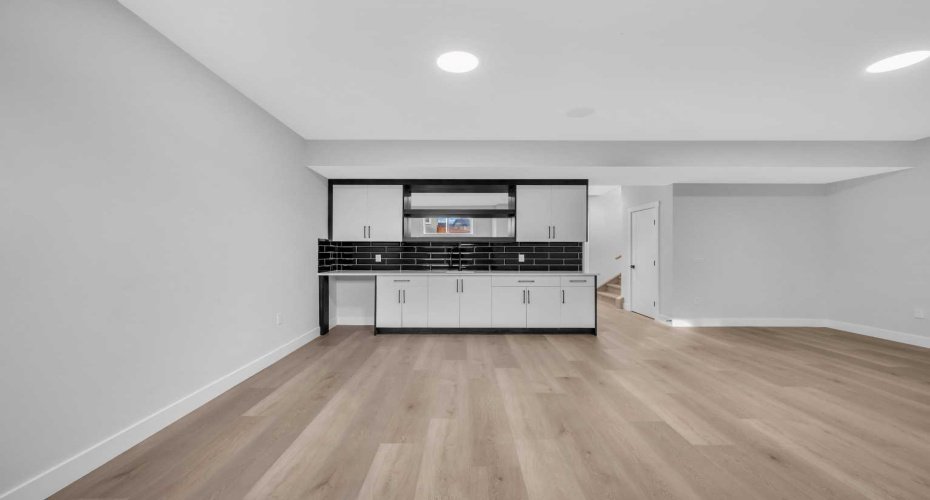 203 KINNIBURGH Place, Chestermere, Alberta T1X 1Y1, 7 Bedrooms Bedrooms, ,5 BathroomsBathrooms,Residential,For Sale,KINNIBURGH,A2285716