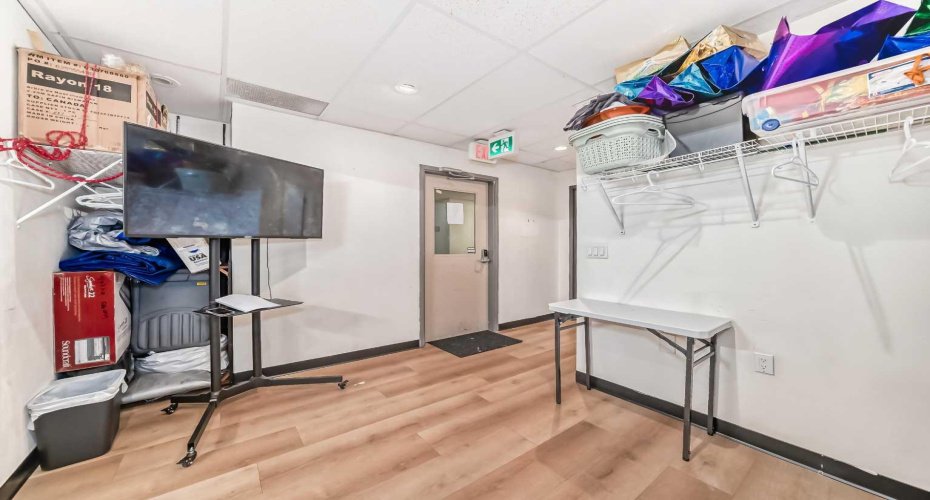 1829 54 Street, Calgary, Alberta T2B1N5, ,Commercial,For Sale,54,A2254790