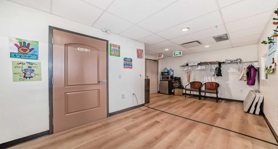 1829 54 Street, Calgary, Alberta T2B1N5, ,Commercial,For Sale,54,A2254790