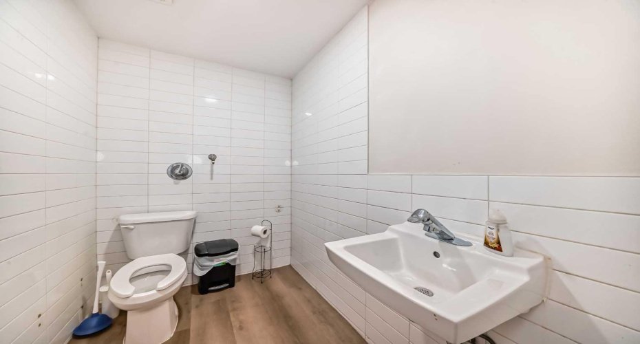 1829 54 Street, Calgary, Alberta T2B1N5, ,Commercial,For Sale,54,A2254790