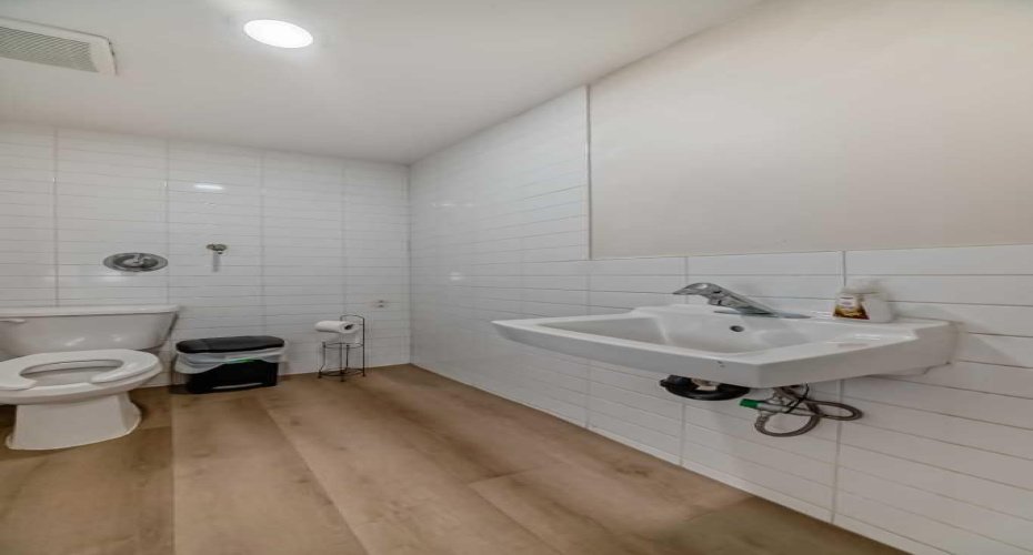 1829 54 Street, Calgary, Alberta T2B1N5, ,Commercial,For Sale,54,A2254790