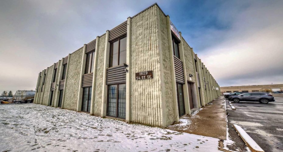 1829 54 Street, Calgary, Alberta T2B1N5, ,Commercial,For Sale,54,A2254790