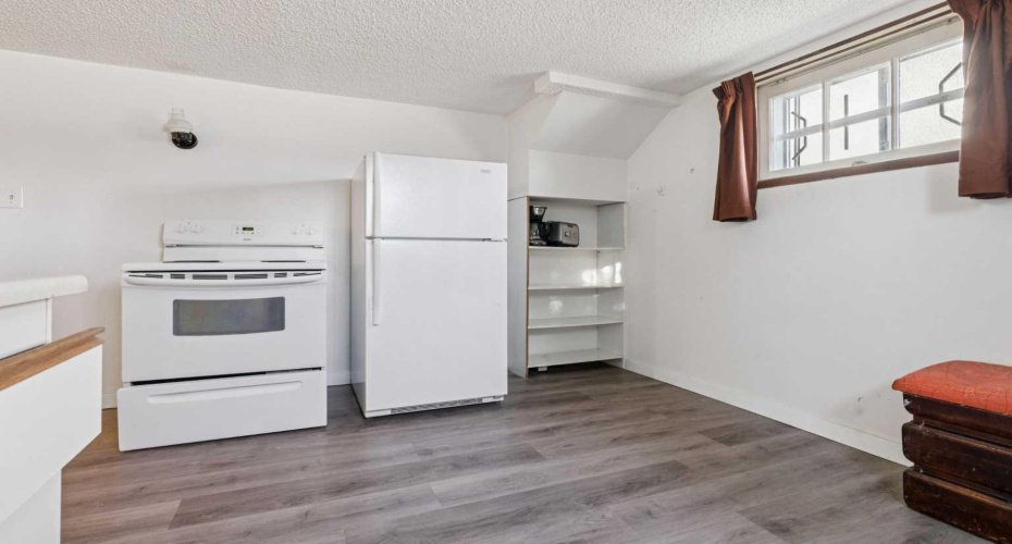 450 34 Avenue, Calgary, Alberta T2K 0B8, 3 Bedrooms Bedrooms, ,2 BathroomsBathrooms,Residential,For Sale,34,A2278193