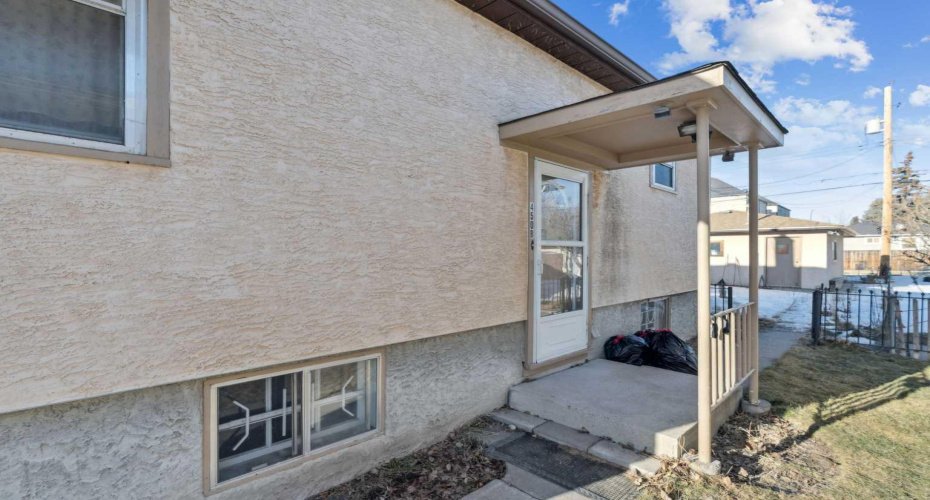 450 34 Avenue, Calgary, Alberta T2K 0B8, 3 Bedrooms Bedrooms, ,2 BathroomsBathrooms,Residential,For Sale,34,A2278193