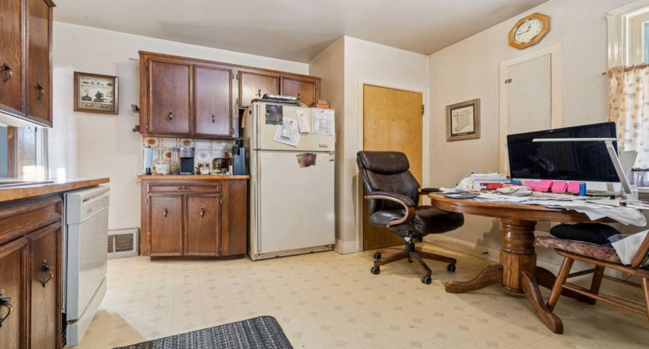 450 34 Avenue, Calgary, Alberta T2K 0B8, 3 Bedrooms Bedrooms, ,2 BathroomsBathrooms,Residential,For Sale,34,A2278193