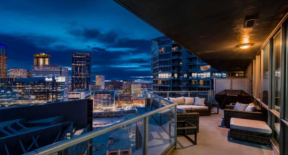 gorgeous skylight view on balcony