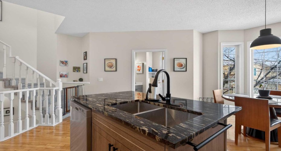 42 Hamptons Link, Calgary, Alberta T3A 5V9, 3 Bedrooms Bedrooms, ,3 BathroomsBathrooms,Residential,For Sale,Hamptons,A2281569