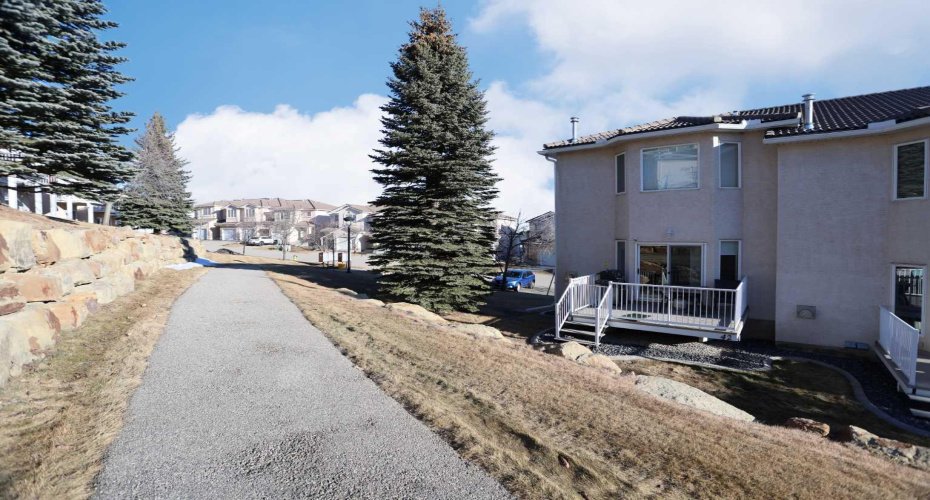 42 Hamptons Link, Calgary, Alberta T3A 5V9, 3 Bedrooms Bedrooms, ,3 BathroomsBathrooms,Residential,For Sale,Hamptons,A2281569