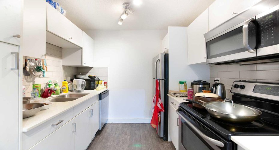 515 17 Avenue, Calgary, Alberta T2S0A9, 1 Bedroom Bedrooms, ,1 BathroomBathrooms,Residential,For Sale,17,A2282398