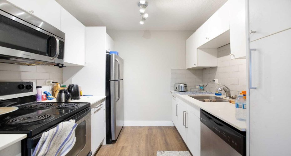 515 17 Avenue, Calgary, Alberta T2S0A9, 1 Bedroom Bedrooms, ,1 BathroomBathrooms,Residential,For Sale,17,A2282402