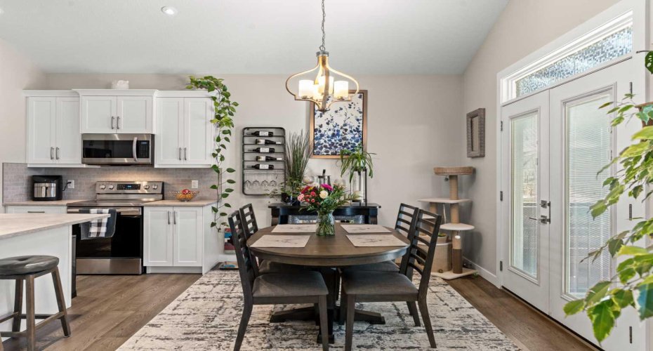 18 Drake Landing Street, Okotoks, Alberta T1S 0P7, 3 Bedrooms Bedrooms, ,3 BathroomsBathrooms,Residential,For Sale,Drake Landing,A2282904