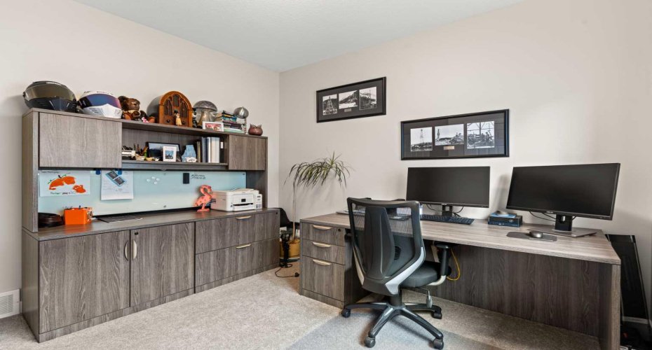 18 Drake Landing Street, Okotoks, Alberta T1S 0P7, 3 Bedrooms Bedrooms, ,3 BathroomsBathrooms,Residential,For Sale,Drake Landing,A2282904