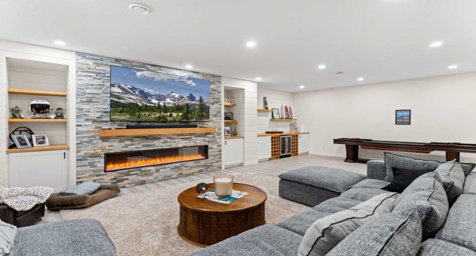 18 Drake Landing Street, Okotoks, Alberta T1S 0P7, 3 Bedrooms Bedrooms, ,3 BathroomsBathrooms,Residential,For Sale,Drake Landing,A2282904