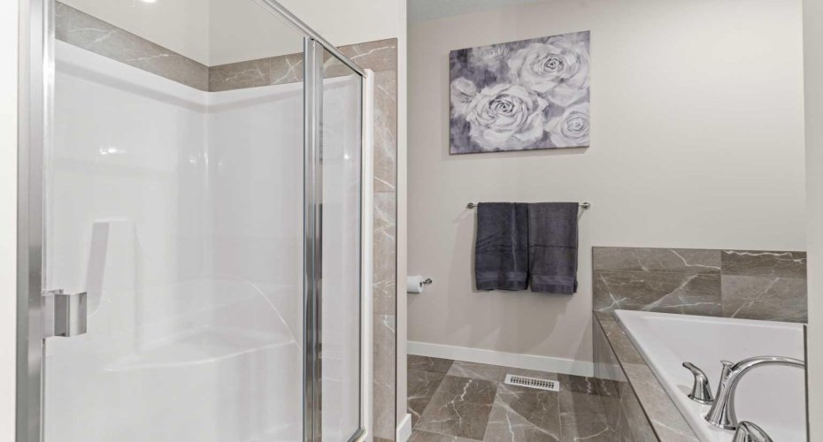 18 Drake Landing Street, Okotoks, Alberta T1S 0P7, 3 Bedrooms Bedrooms, ,3 BathroomsBathrooms,Residential,For Sale,Drake Landing,A2282904