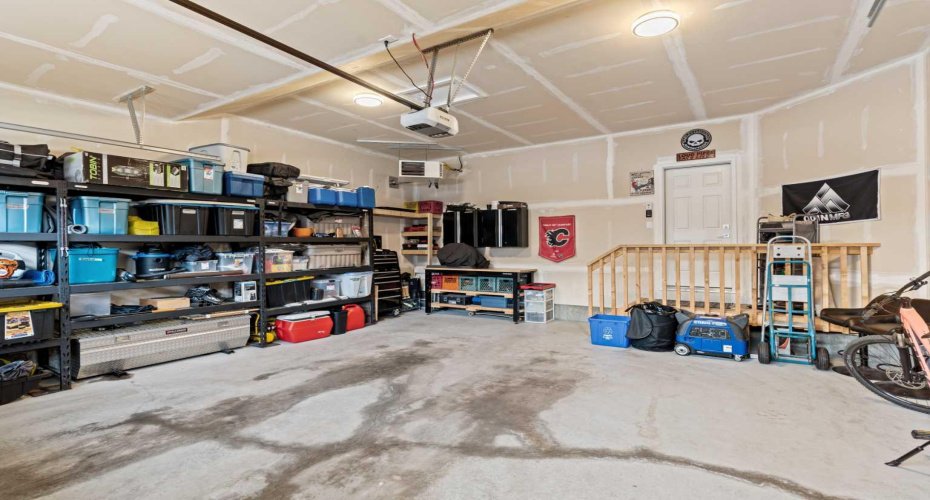 18 Drake Landing Street, Okotoks, Alberta T1S 0P7, 3 Bedrooms Bedrooms, ,3 BathroomsBathrooms,Residential,For Sale,Drake Landing,A2282904