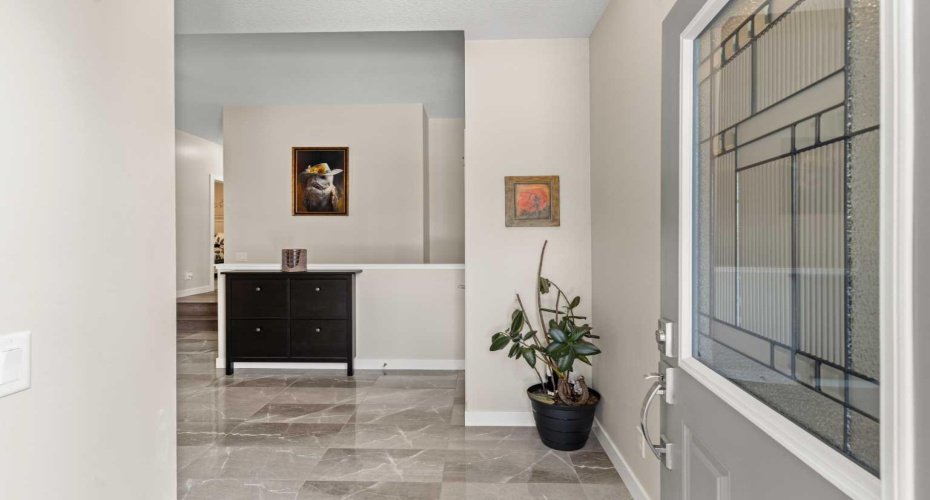 18 Drake Landing Street, Okotoks, Alberta T1S 0P7, 3 Bedrooms Bedrooms, ,3 BathroomsBathrooms,Residential,For Sale,Drake Landing,A2282904