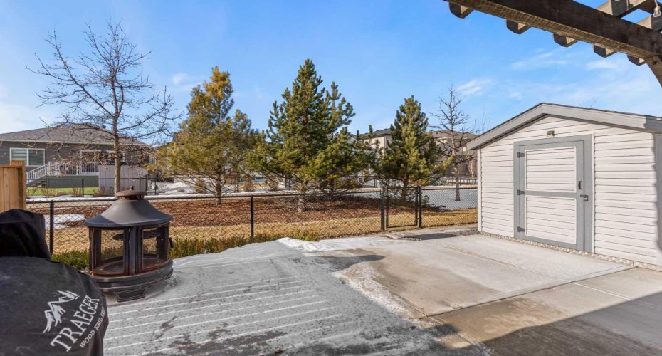 18 Drake Landing Street, Okotoks, Alberta T1S 0P7, 3 Bedrooms Bedrooms, ,3 BathroomsBathrooms,Residential,For Sale,Drake Landing,A2282904