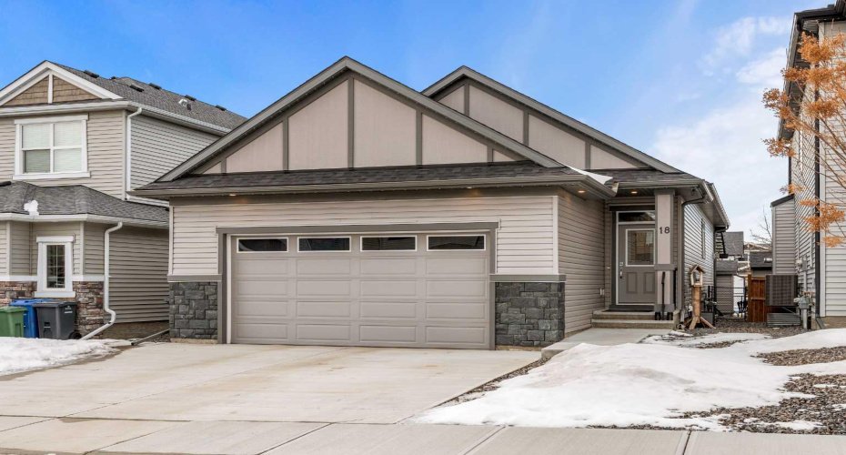 18 Drake Landing Street, Okotoks, Alberta T1S 0P7, 3 Bedrooms Bedrooms, ,3 BathroomsBathrooms,Residential,For Sale,Drake Landing,A2282904
