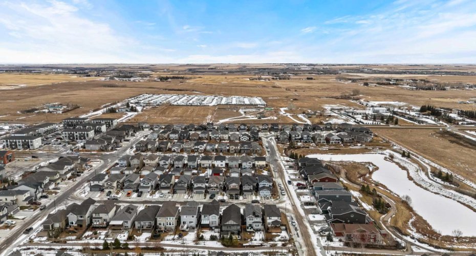 18 Drake Landing Street, Okotoks, Alberta T1S 0P7, 3 Bedrooms Bedrooms, ,3 BathroomsBathrooms,Residential,For Sale,Drake Landing,A2282904