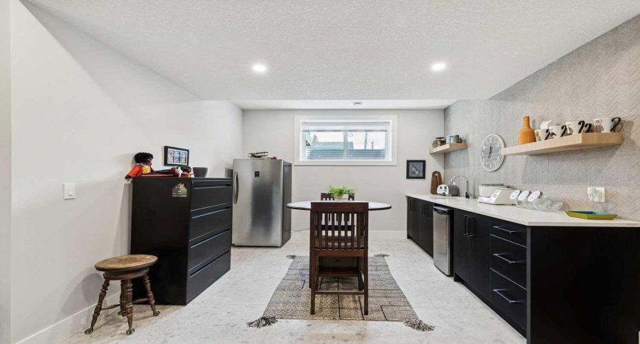 60 Havenhurst Crescent, Calgary, Alberta T2V3C5, 4 Bedrooms Bedrooms, ,5 BathroomsBathrooms,Residential,For Sale,Havenhurst,A2284171