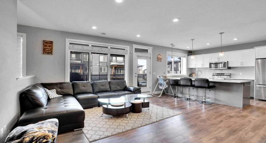 231 Savanna Walk, Calgary, Alberta T3J0Y3, 3 Bedrooms Bedrooms, ,3 BathroomsBathrooms,Residential,For Sale,Savanna,A2284935