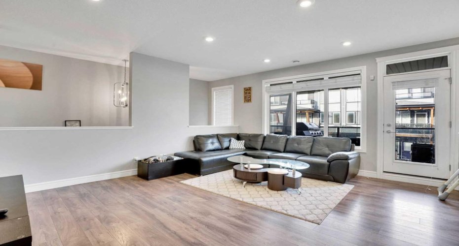 231 Savanna Walk, Calgary, Alberta T3J0Y3, 3 Bedrooms Bedrooms, ,3 BathroomsBathrooms,Residential,For Sale,Savanna,A2284935