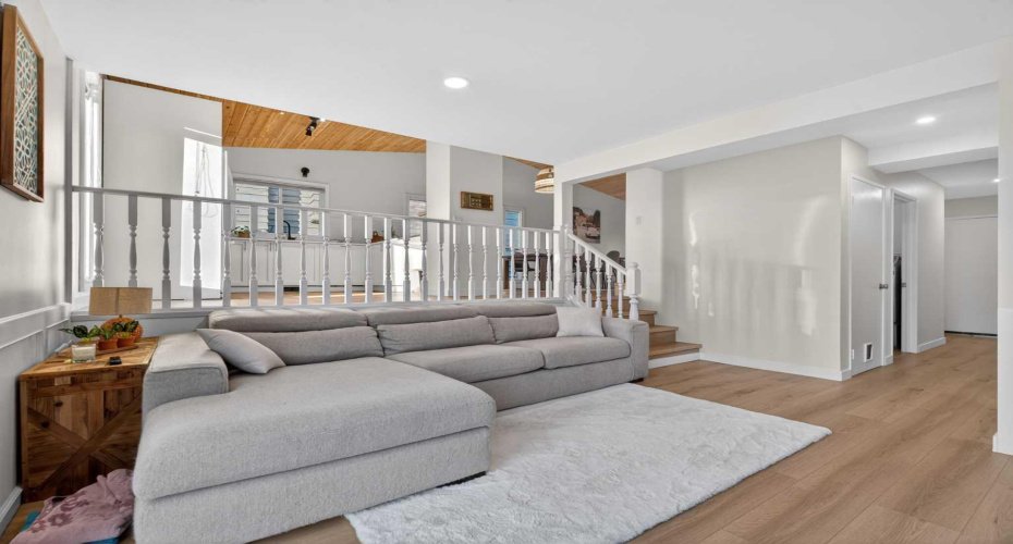 303 Woodside Place, Okotoks, Alberta T1S 1L9, 5 Bedrooms Bedrooms, ,3 BathroomsBathrooms,Residential,For Sale,Woodside,A2285284