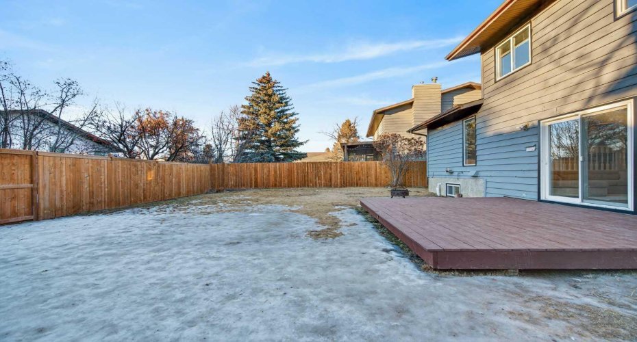 303 Woodside Place, Okotoks, Alberta T1S 1L9, 5 Bedrooms Bedrooms, ,3 BathroomsBathrooms,Residential,For Sale,Woodside,A2285284