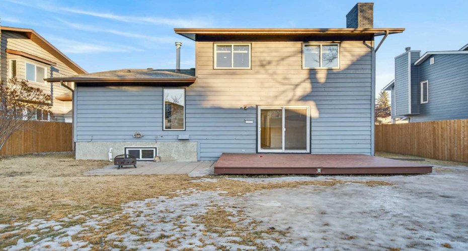 303 Woodside Place, Okotoks, Alberta T1S 1L9, 5 Bedrooms Bedrooms, ,3 BathroomsBathrooms,Residential,For Sale,Woodside,A2285284