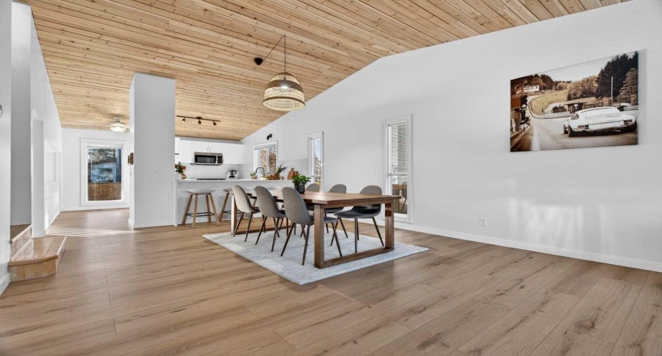 303 Woodside Place, Okotoks, Alberta T1S 1L9, 5 Bedrooms Bedrooms, ,3 BathroomsBathrooms,Residential,For Sale,Woodside,A2285284