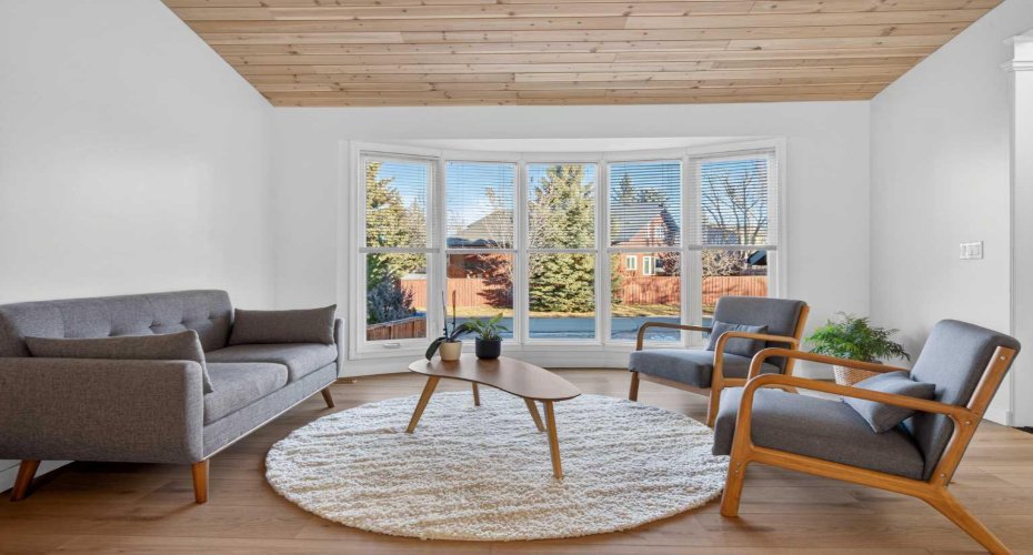 303 Woodside Place, Okotoks, Alberta T1S 1L9, 5 Bedrooms Bedrooms, ,3 BathroomsBathrooms,Residential,For Sale,Woodside,A2285284