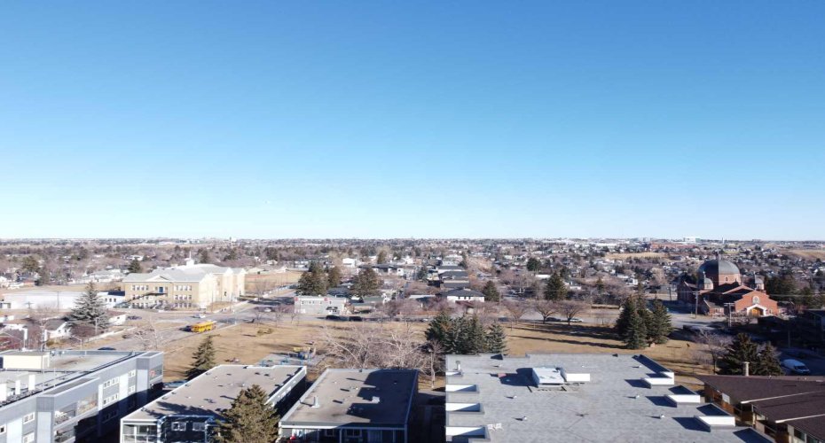 bridgeland park 2 blocks away.